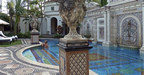 Versace’s former mansion now a luxury hotel 